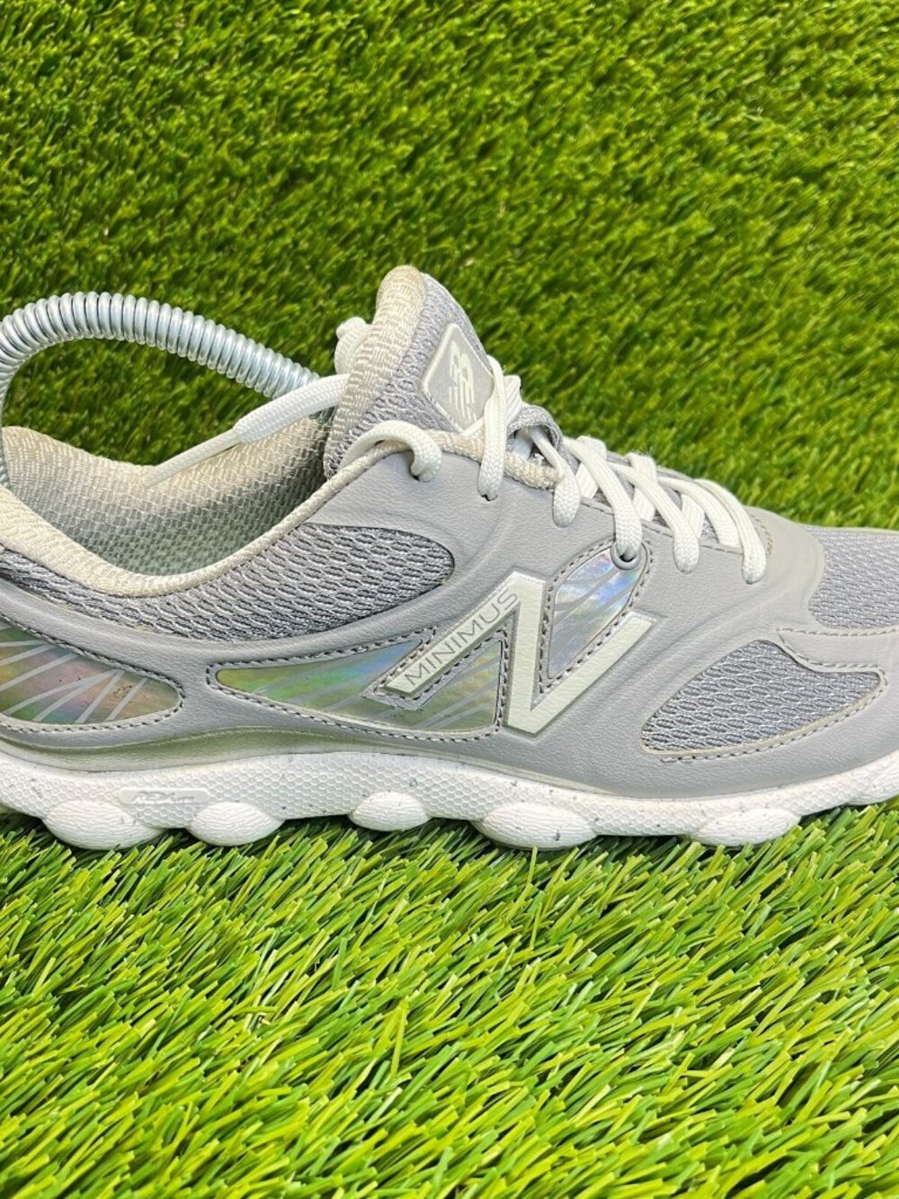 New Balance Minimus Trail Womens Size 7 Gray White Walking Golf Shoes Cleats